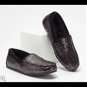 Clark faux fur moccasin slippers size 8